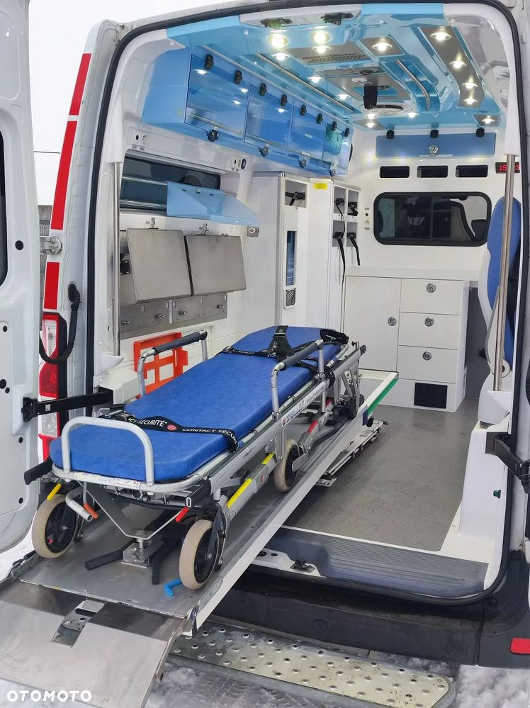 Renault Master Ambulans Karetka typ B/C - 17