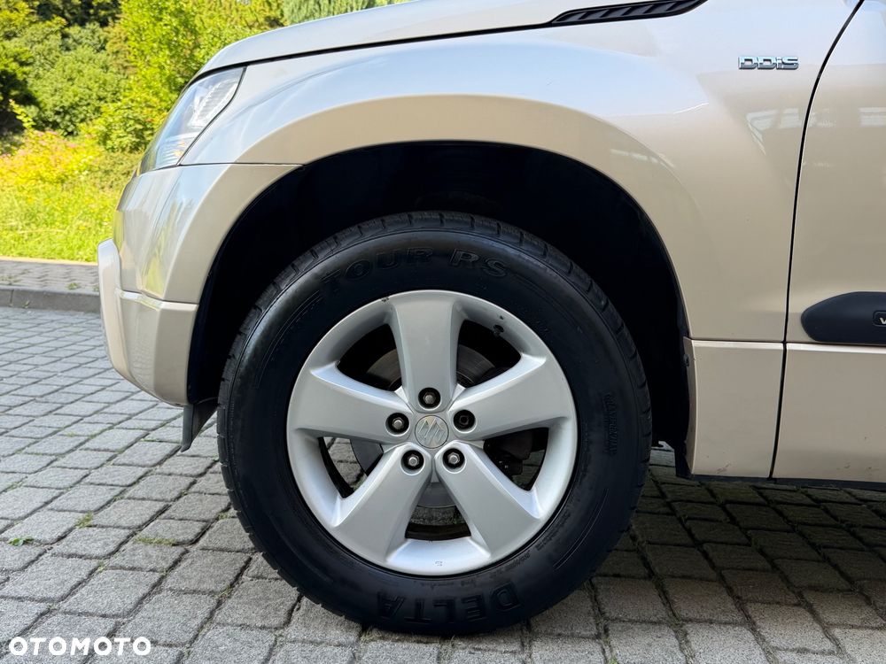 Suzuki Grand Vitara 1.9 DDiS Premium EU5 - 23