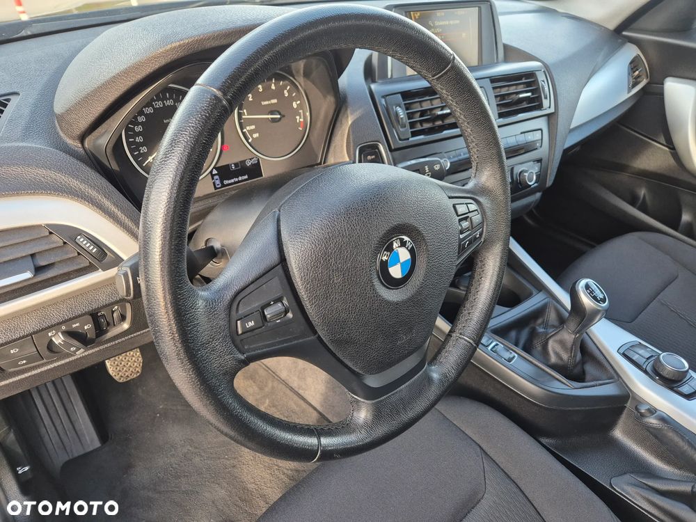 BMW Seria 1 116i - 13