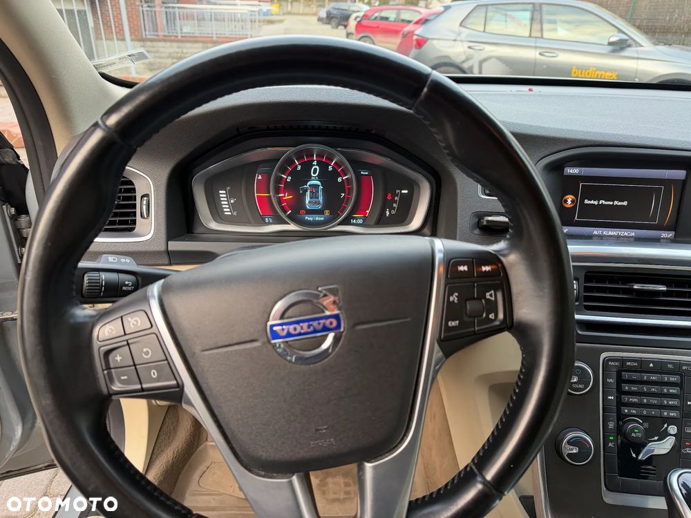 Volvo V60 T4 Summum - 16