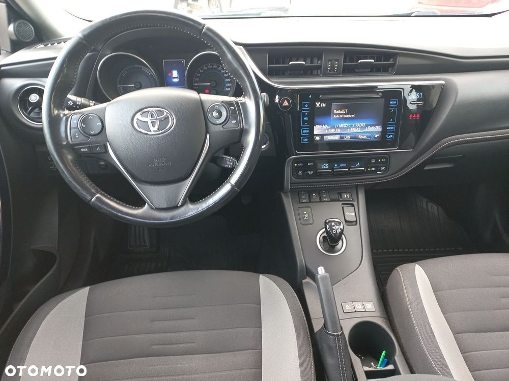Toyota Auris - 11