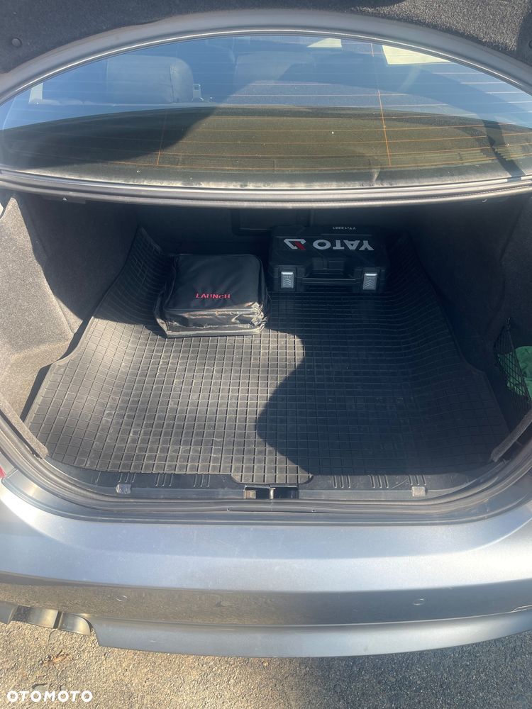 BMW Seria 5 525d - 11