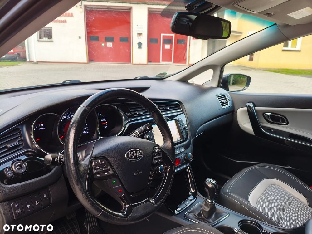 Kia Ceed 1.6 GDI Platinum Edition - 9