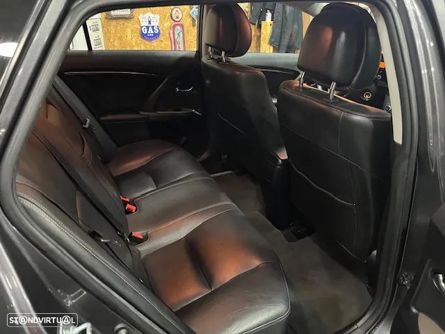 Toyota Avensis SW 2.0 D-4D Exclusive +Pele+GPS - 15