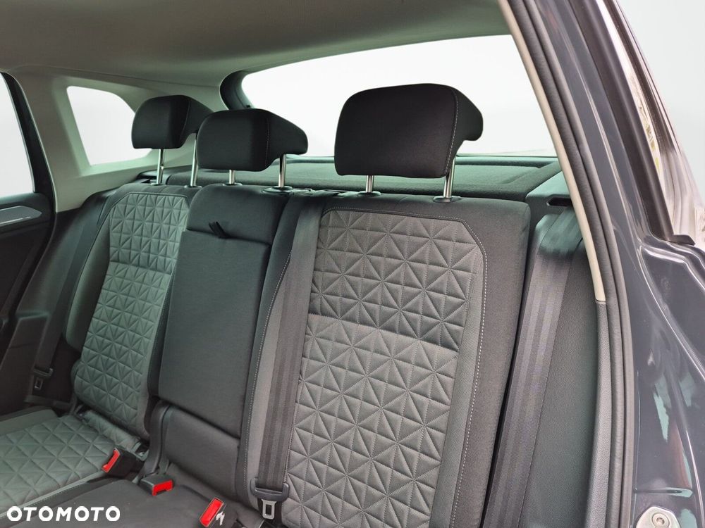 Volkswagen Tiguan - 23
