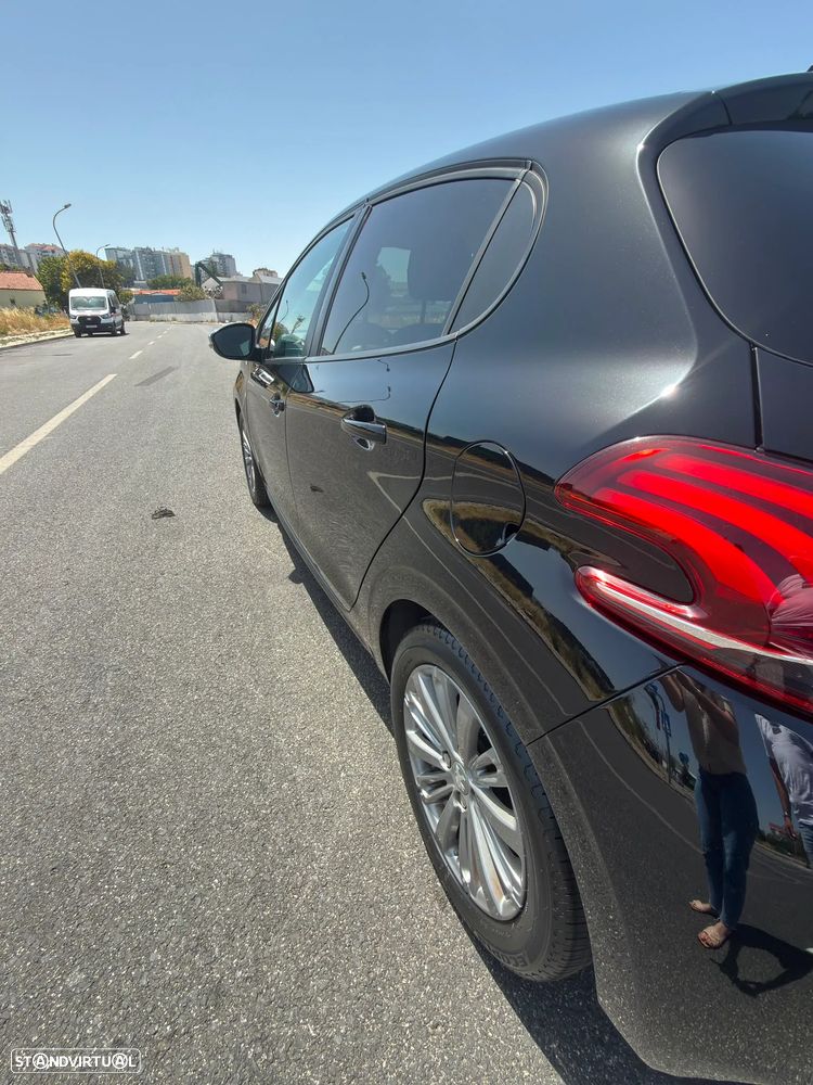 Peugeot 208 1.2 PureTech Style - 4