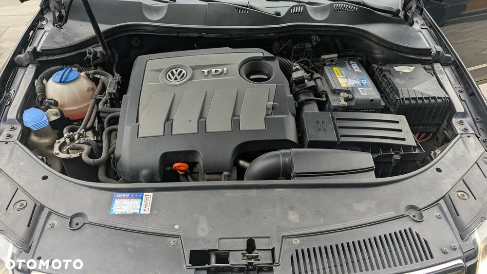 Volkswagen Passat 1.6 TDI DPF BlueMot Comfortline - 14