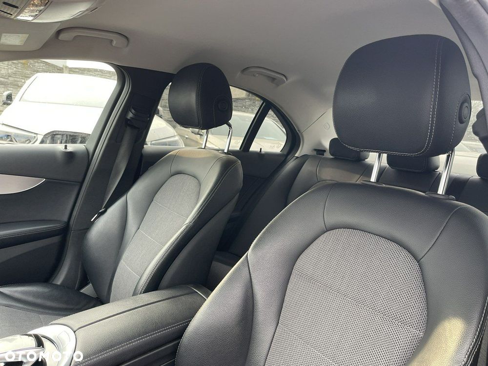 Mercedes-Benz Klasa C 220 d 4Matic 9G-TRONIC AMG Line - 14