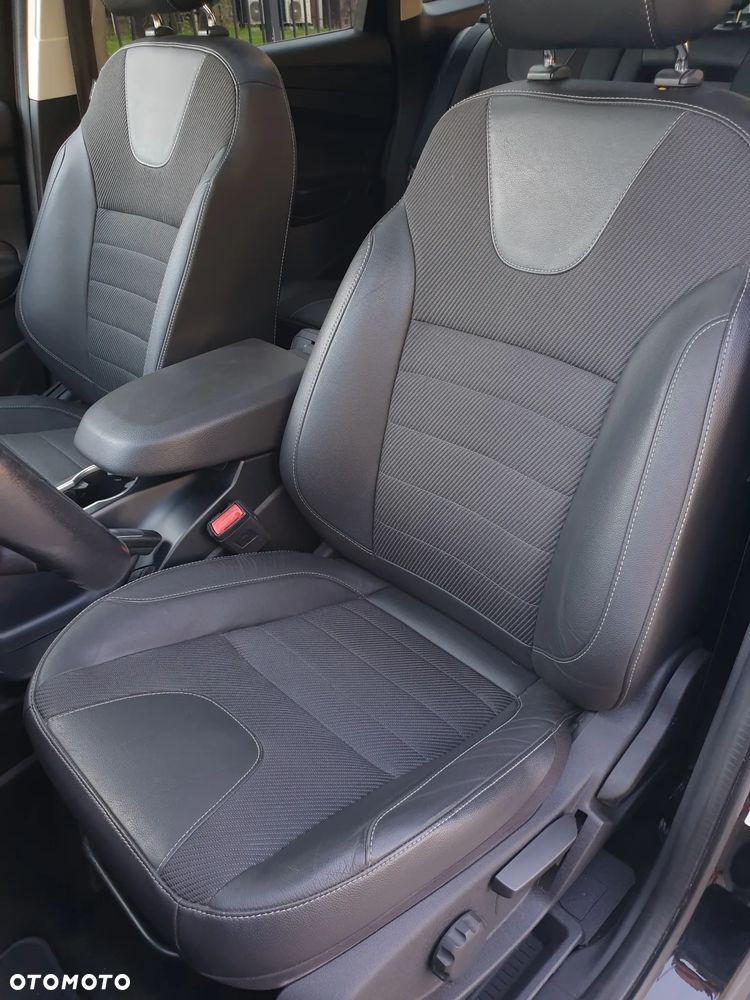 Ford Kuga 2.0 TDCi 4x4 Titanium - 27