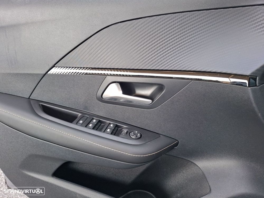 Peugeot 208 1.2 Hybrid Allure e-DCS6 - 24