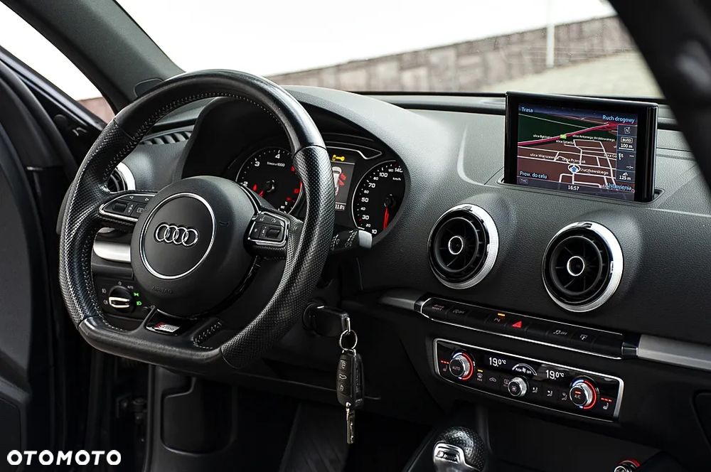 Audi A3 Sportback 2.0 TDI (clean diesel) quattro S tronic S line Sportpaket - 26