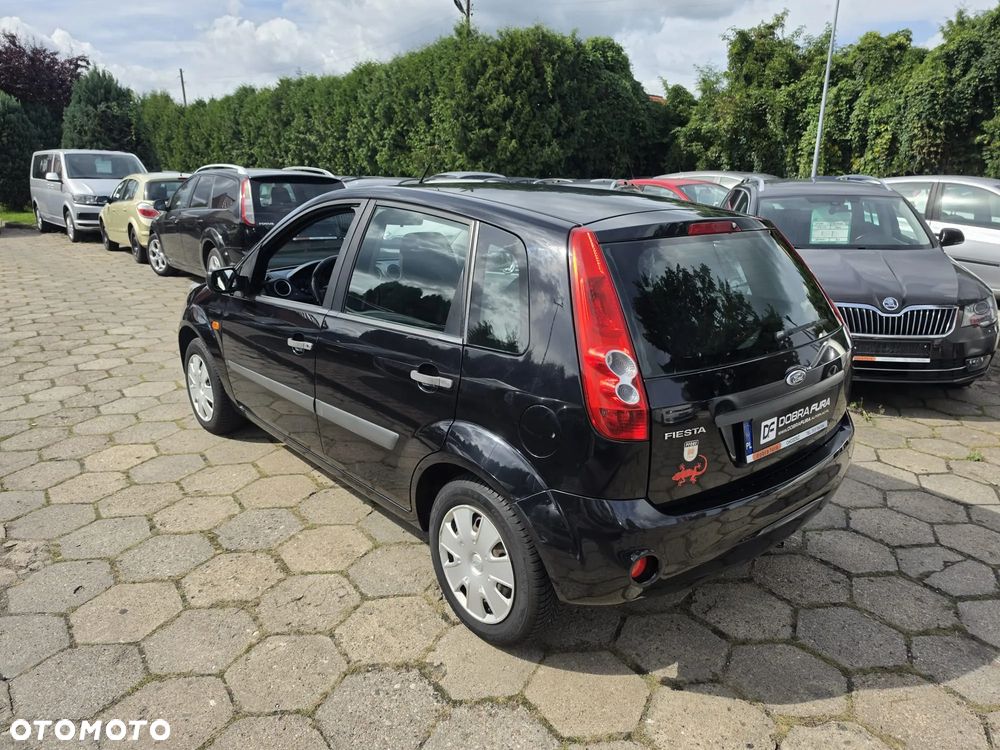 Ford Fiesta 1.4 Ghia - 32