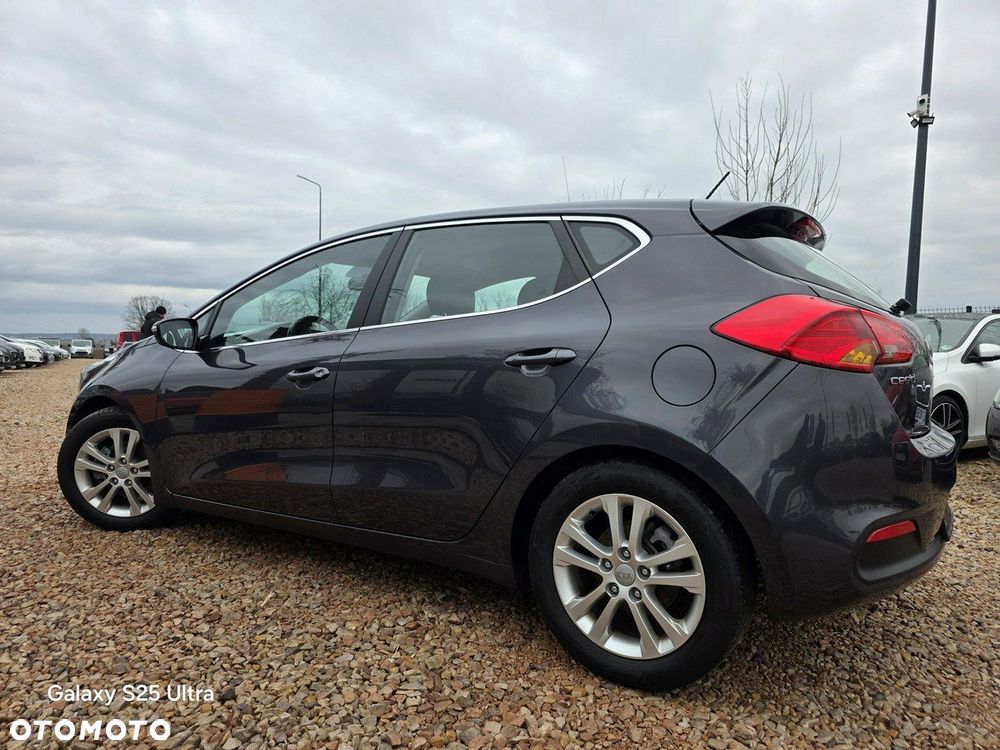 Kia Ceed - 13