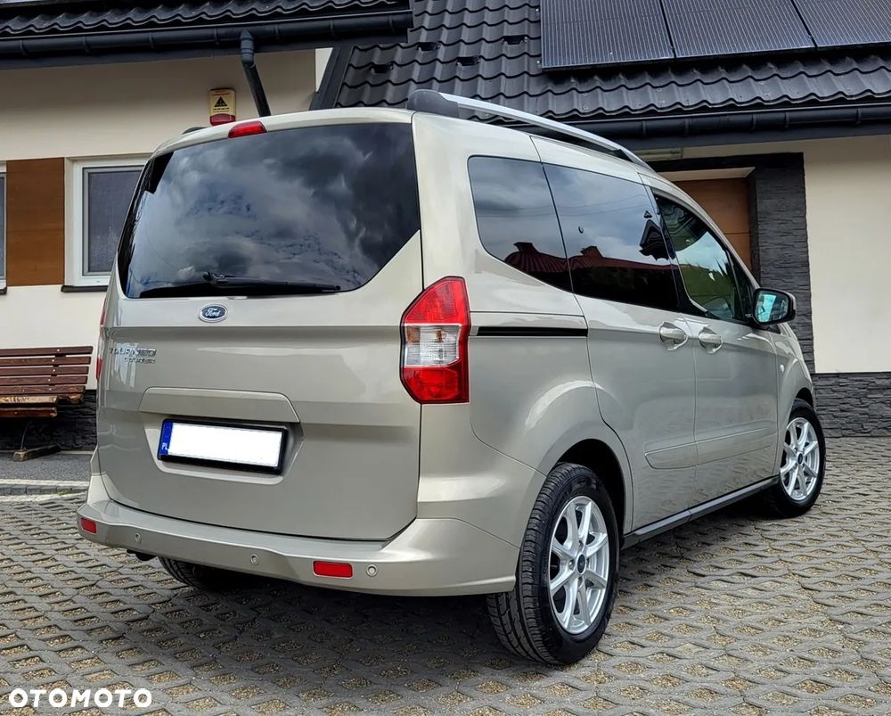 Ford Tourneo Courier 1.0 EcoBoost S&S Titanium - 4