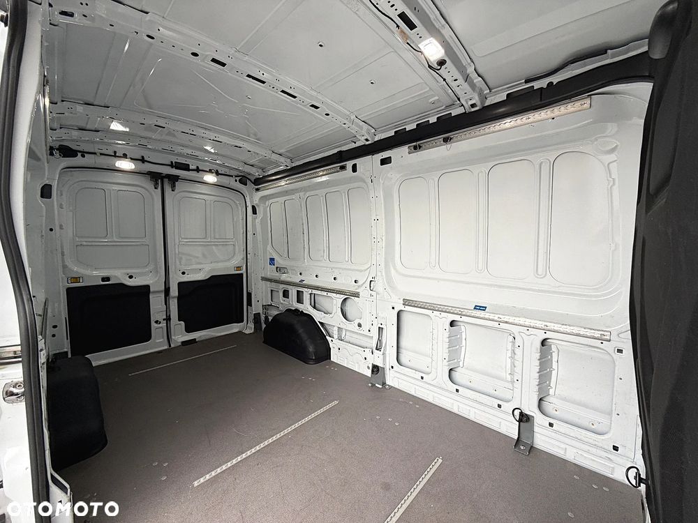 Ford Transit - 22