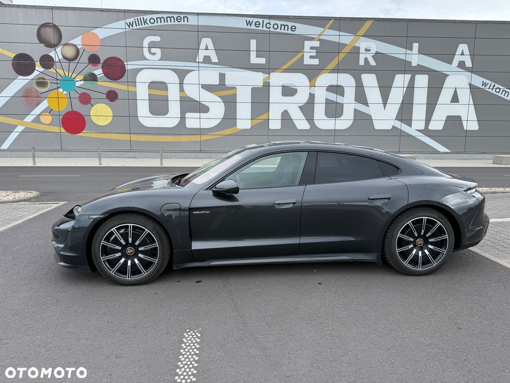 Porsche Taycan Turbo - 2