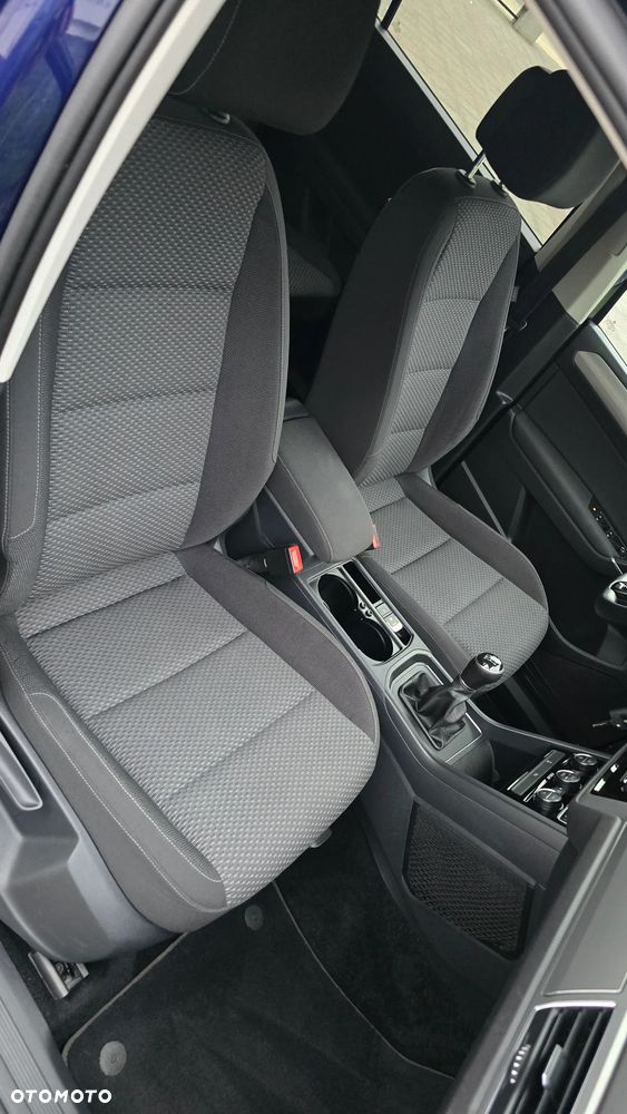 Volkswagen Touran - 26