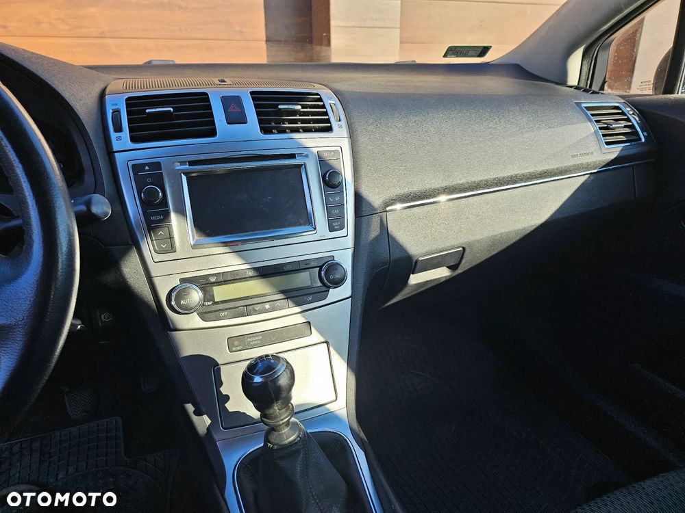 Toyota Avensis 1.8 Sol plus - 7