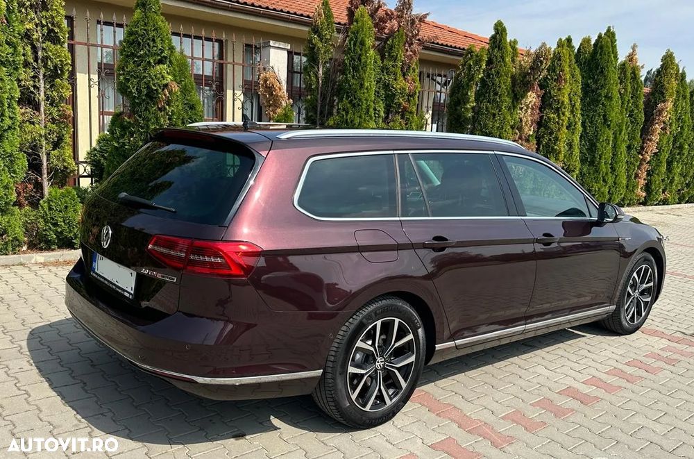 Volkswagen Passat 2.0 TDI DSG 4Motion R Executive - 32
