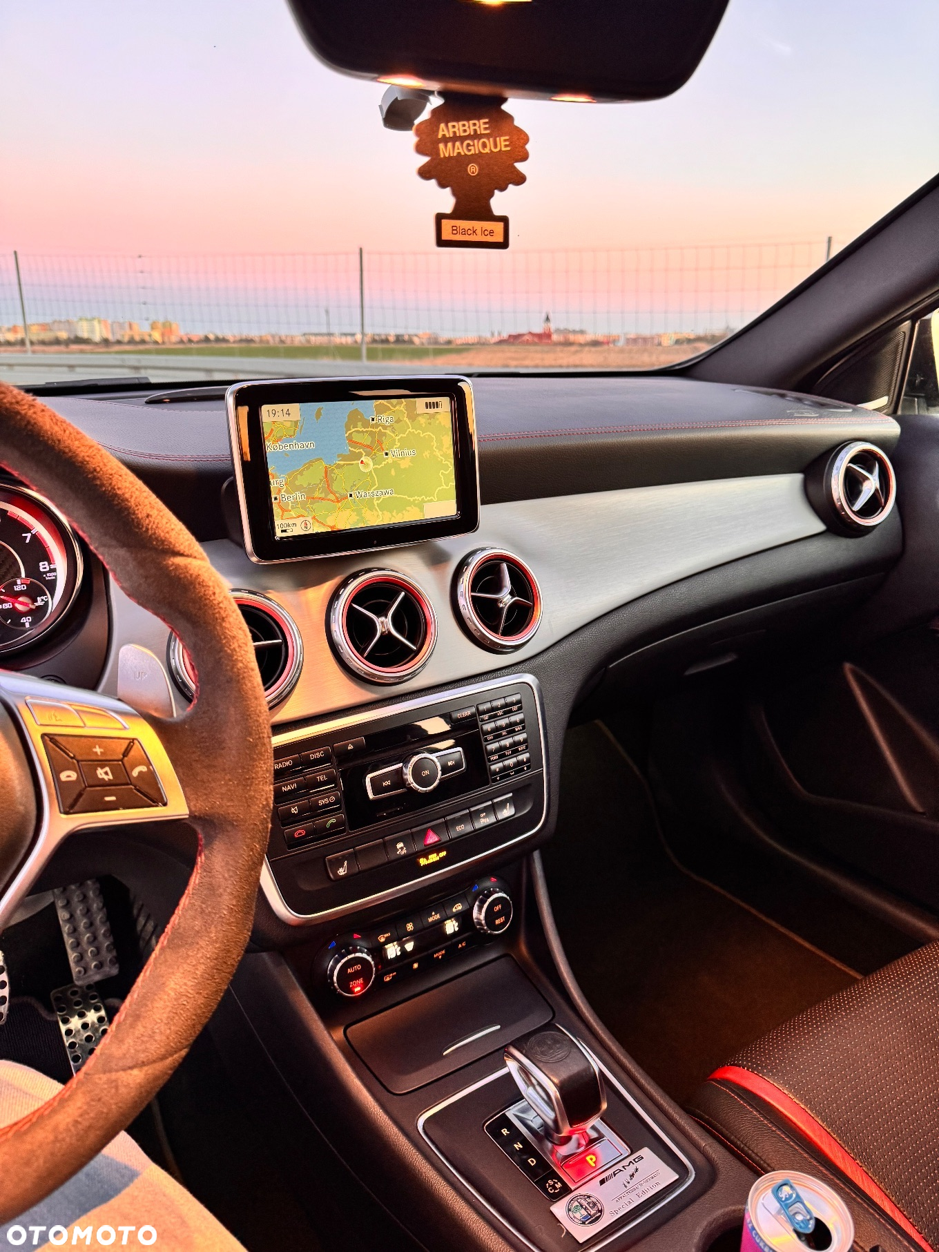 Mercedes-Benz GLA 45 AMG 4-Matic Edition 1 - 12