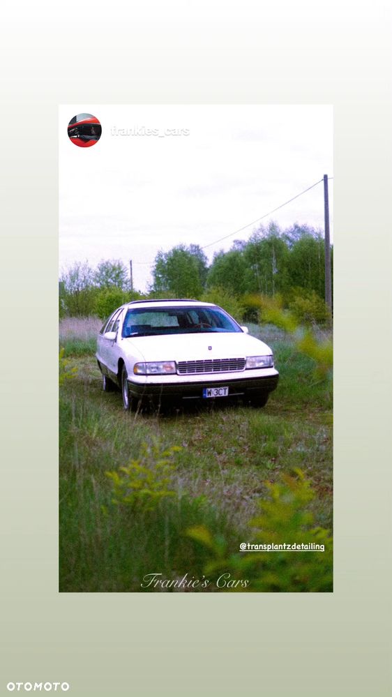 Oldsmobile Custom Cruiser - 21