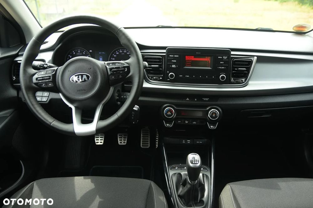 Kia Rio 1.4 L - 23