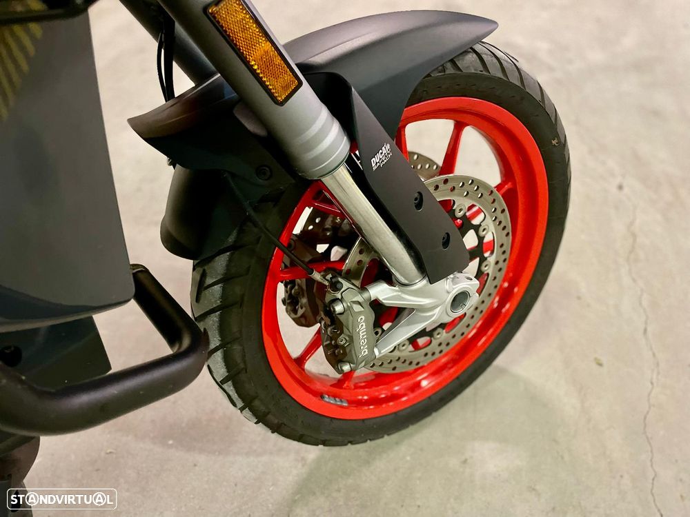 Ducati Multistrada V2 S STREET GREY - 2