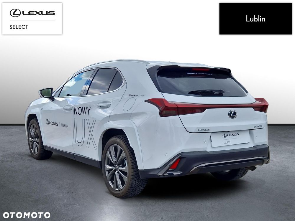 Lexus UX - 3