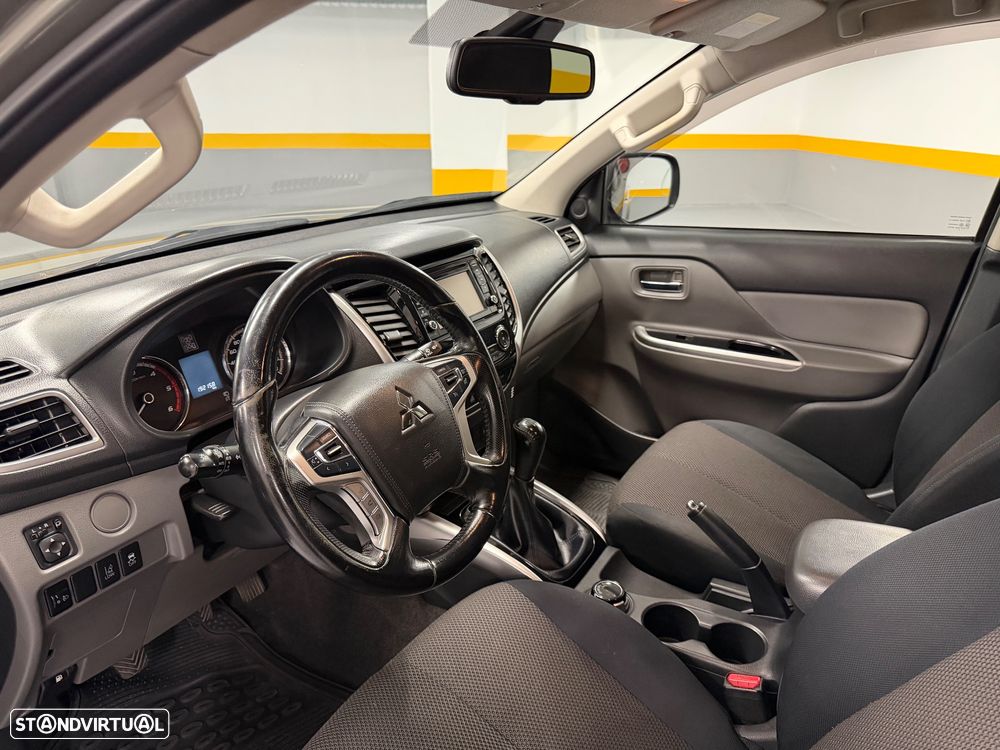 Mitsubishi L200 2.4 DI-D CD Intense Sport Space Cab Strakar 4WD - 9