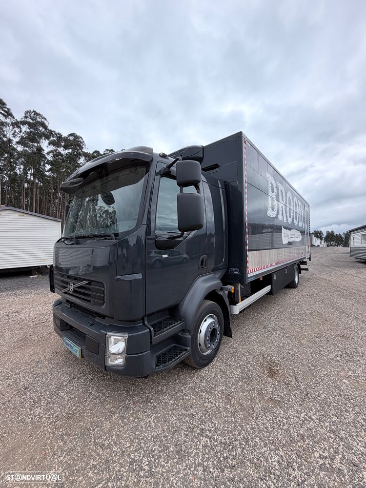 Volvo FL 240.12 11990 TONELADAS COM PLATAFORMA CAIXA - 31
