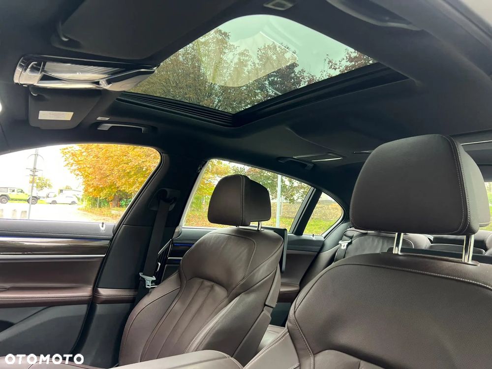 BMW Seria 7 750Li xDrive - 23
