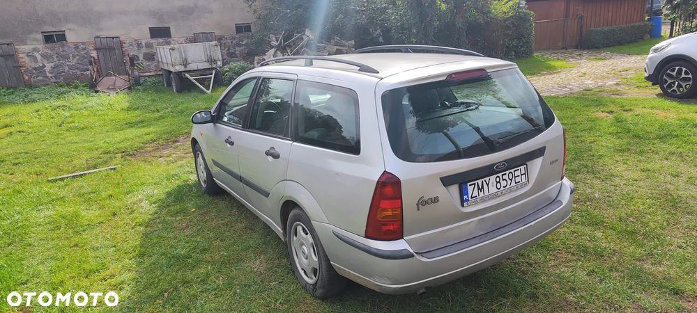Ford Focus 1.8 TDDi Comfort - 4