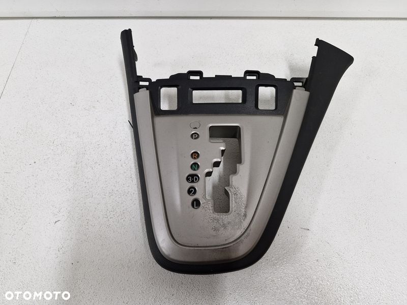 TOYOTA MATRIX 2 II E140 PANEL WYBIERAKA ZMIANY BIEGÓW AUTOMAT - 2