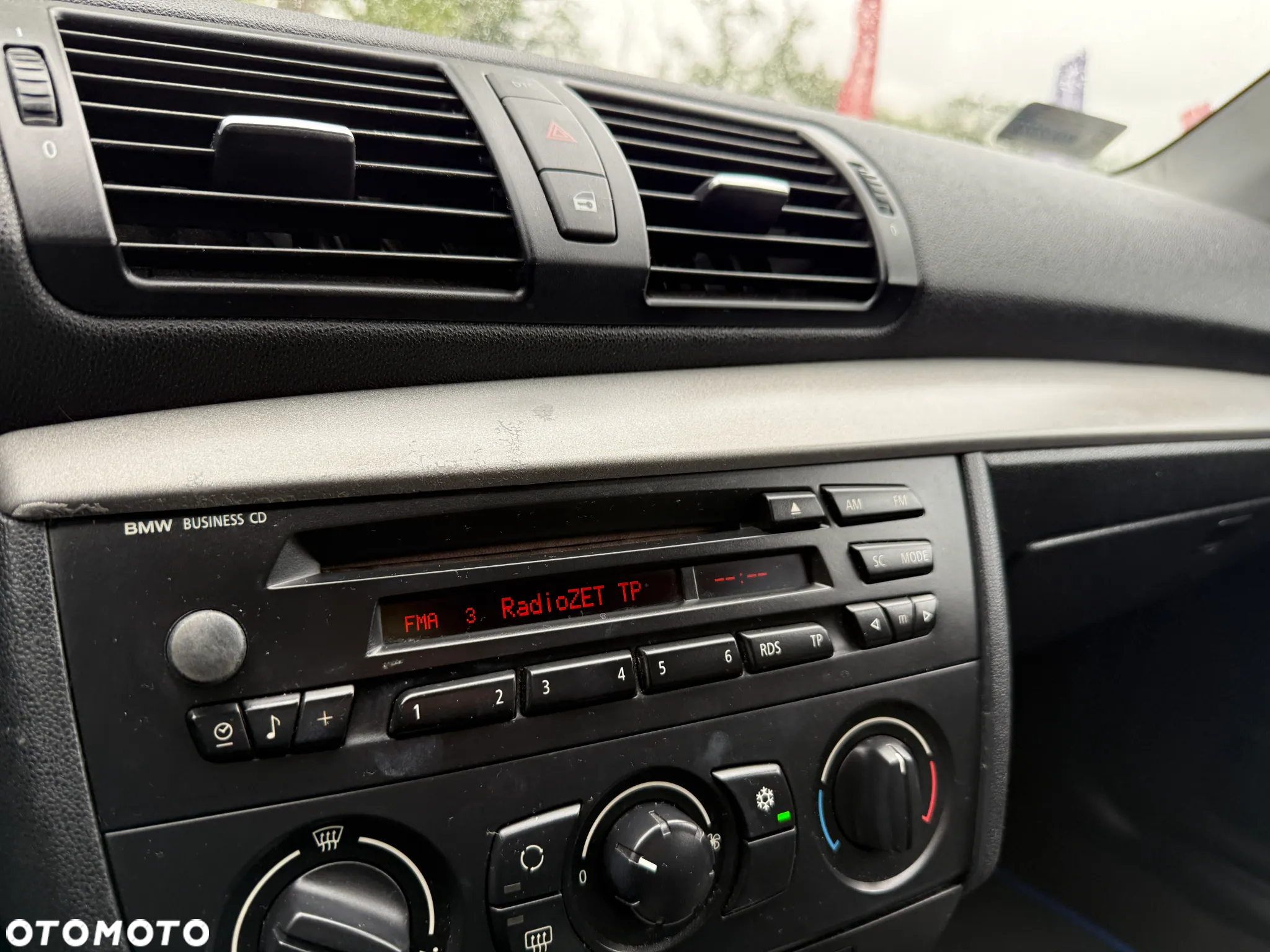 BMW Seria 1 118d - 30