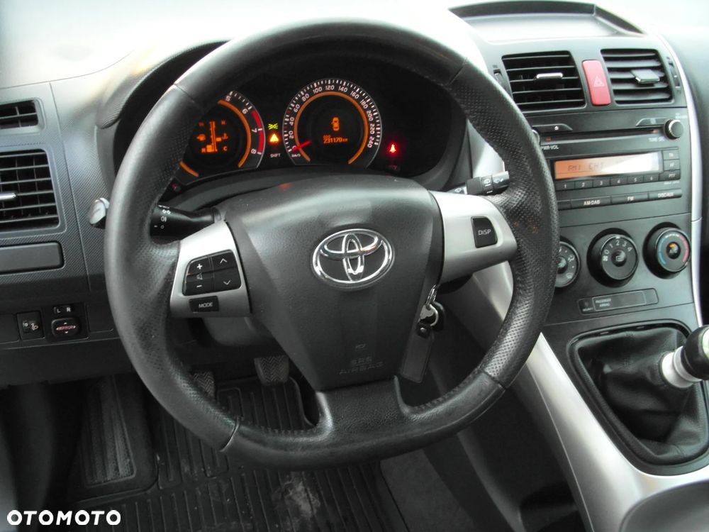 Toyota Auris 1.33 VVT-i - 26