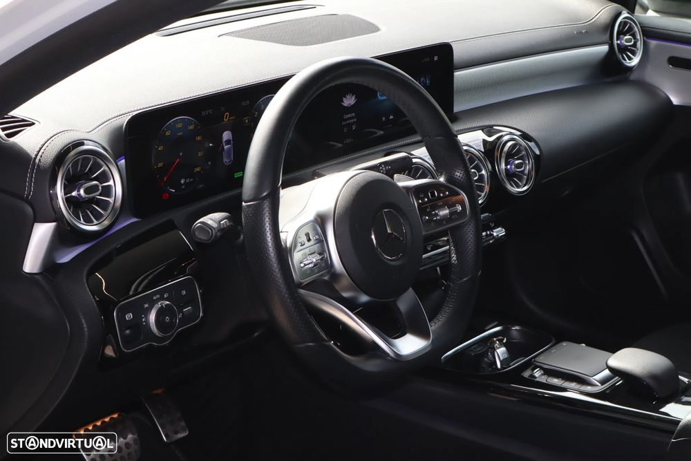 Mercedes-Benz A 250 e 8G-DCT AMG Line - 17