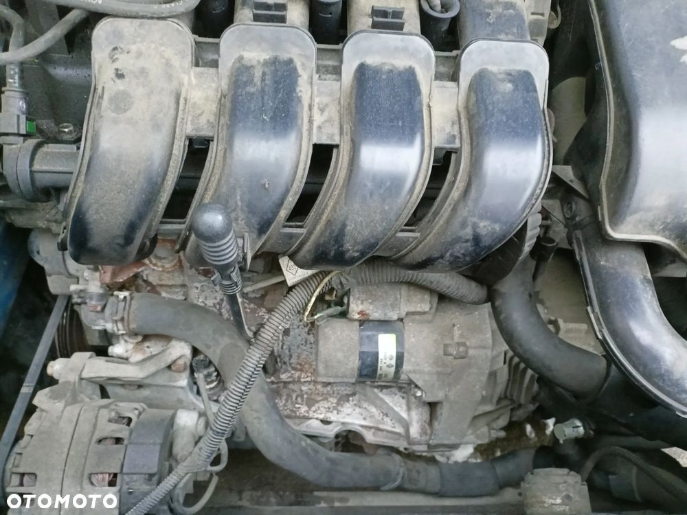 Renault Clio 1.2 16V Authentique - 5