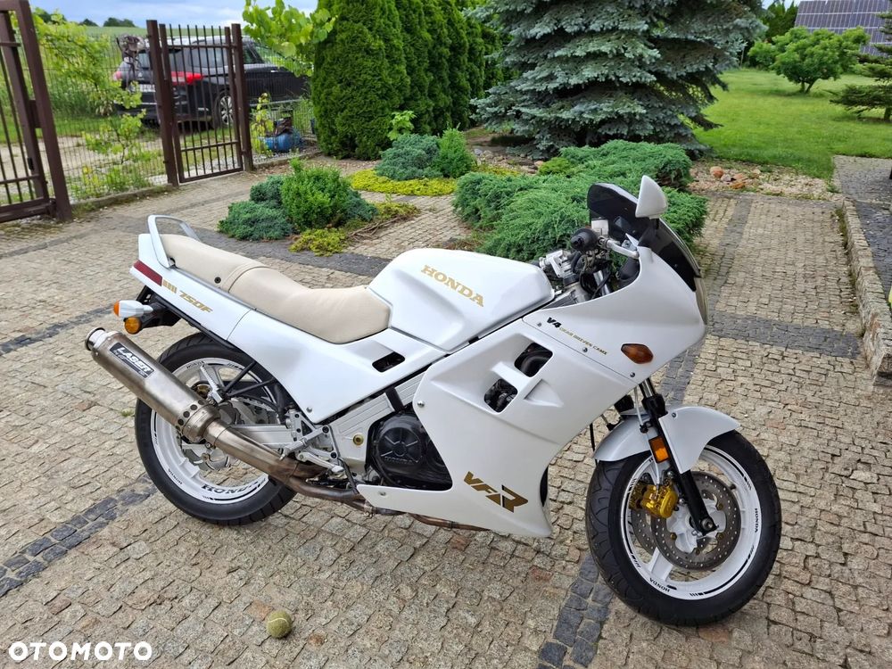 Honda VFR - 1