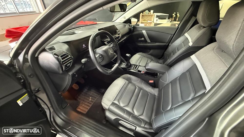 Citroën C4 PureTech 130 Stop&Start SHINE - 24