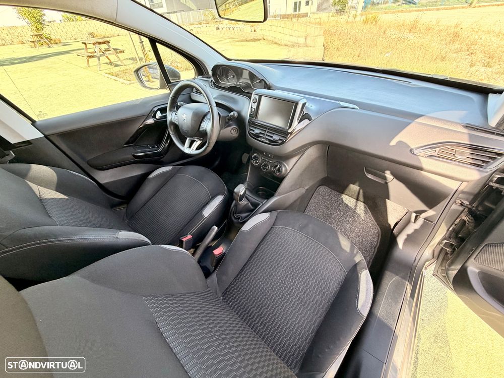 Peugeot 208 1.2 PureTech Style - 12