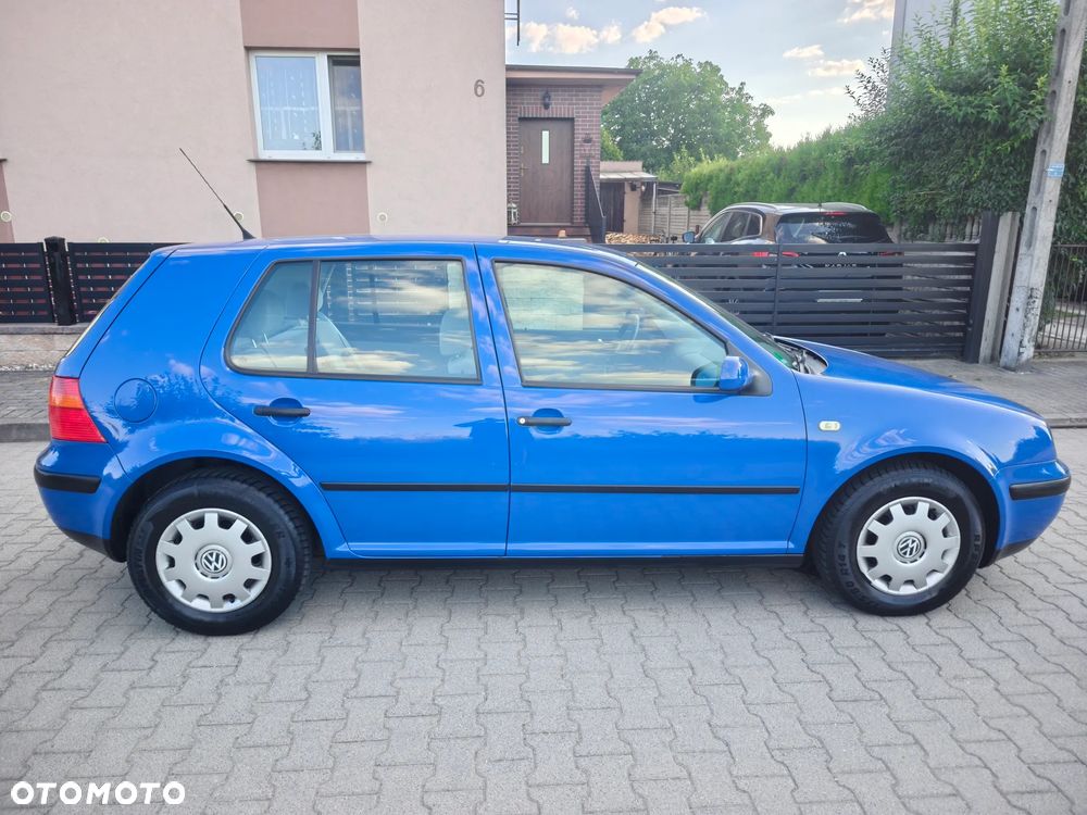 Volkswagen Golf - 30