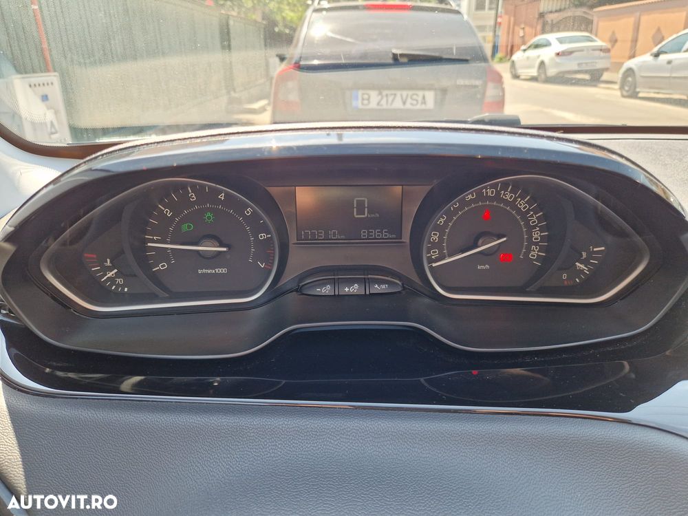 Peugeot 208 PureTech 82 Start & Stop Active - 8