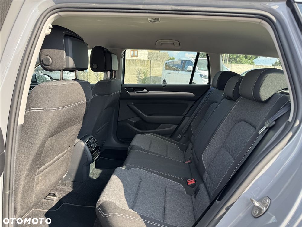 Volkswagen Passat - 24