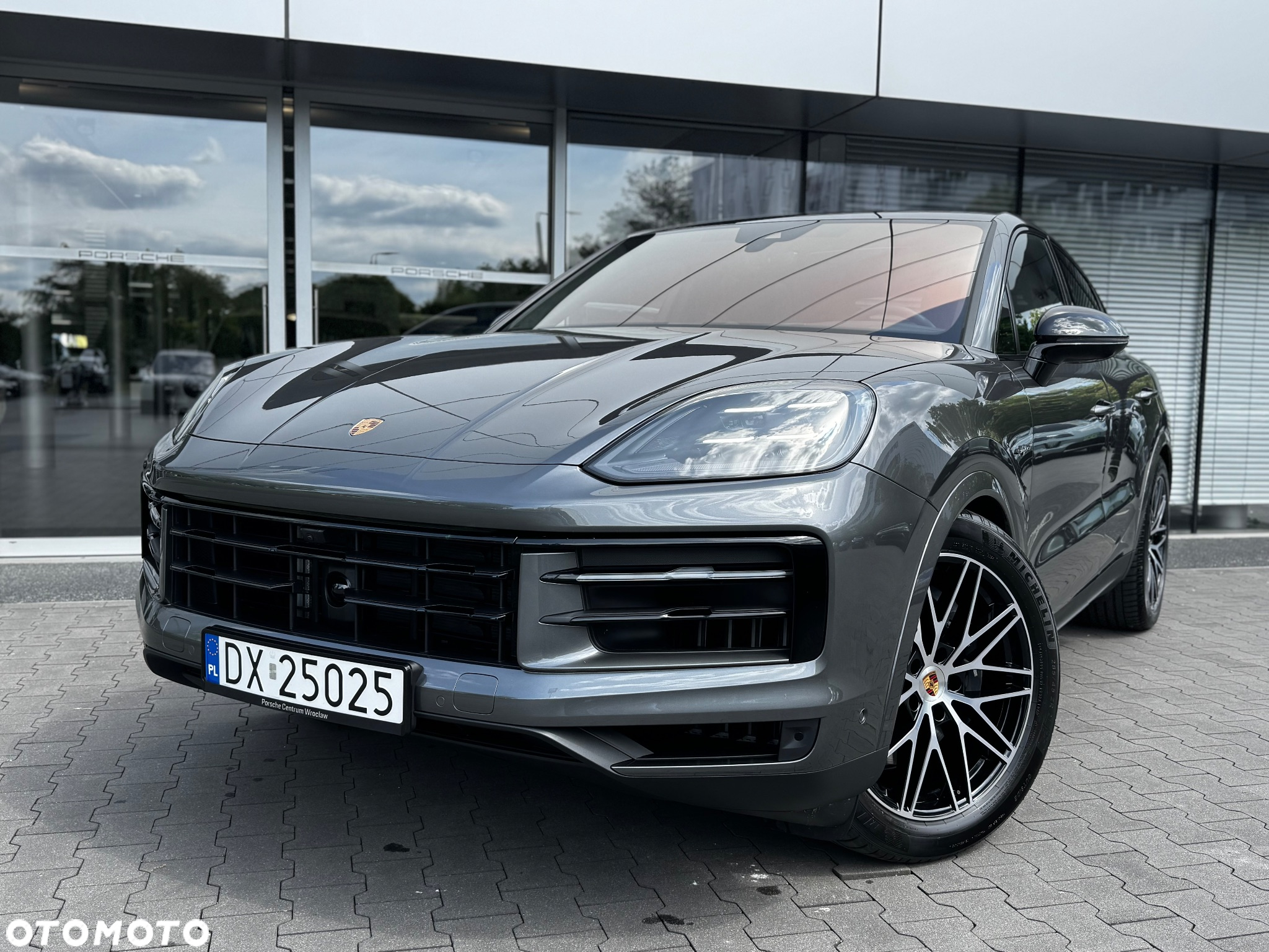 Porsche Cayenne Coupe E-Hybrid PHEV - 11