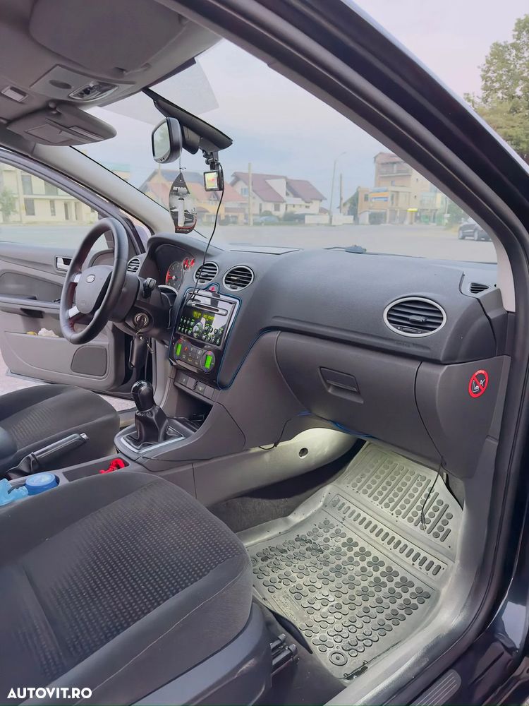 Ford Focus 1.6 TDCI Ghia - 11