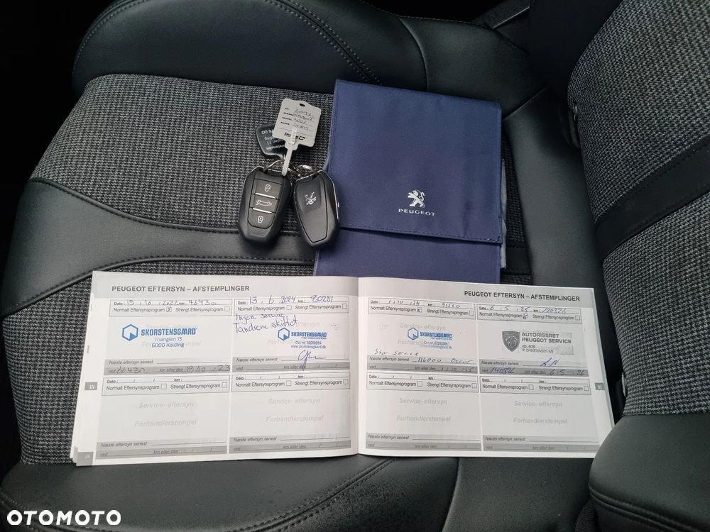 Peugeot 3008 1.2 PureTech Allure S&S - 26