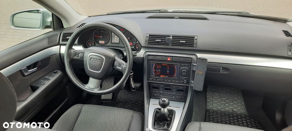 Audi A4 Avant 2.0 TDI - 9