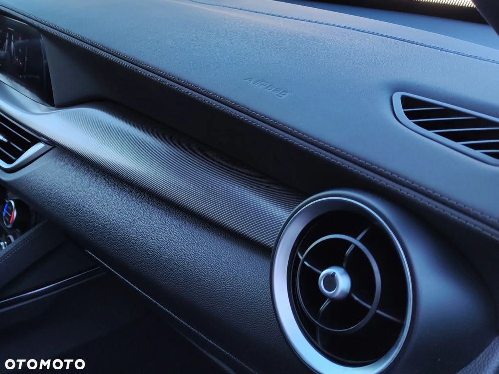 Alfa Romeo Stelvio 2.0 Turbo Veloce Q4 - 18