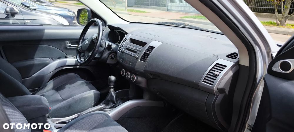 Mitsubishi Outlander 2.0 DID Intense + - 1