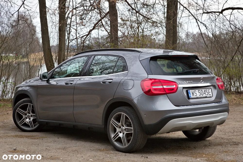 Mercedes-Benz GLA 200 7G-DCT - 2